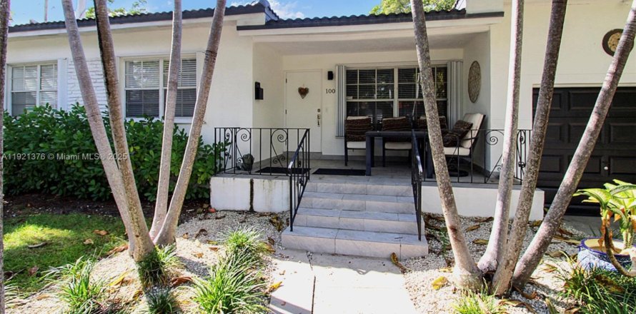 Villa ou maison à Miami, Floride 3 chambres, 170.85 m2 № 1975543