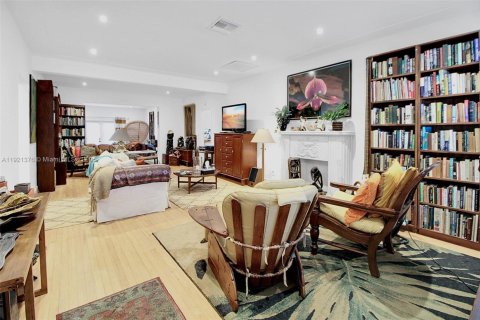 Villa ou maison à vendre à Miami, Floride: 3 chambres, 170.85 m2 № 1975543 - photo 8