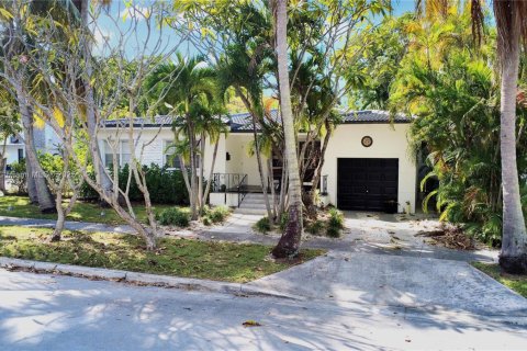 Villa ou maison à vendre à Miami, Floride: 3 chambres, 170.85 m2 № 1975543 - photo 3