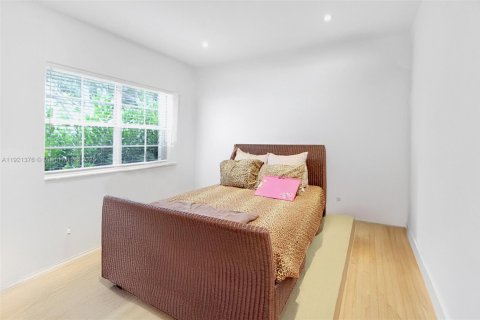 Villa ou maison à vendre à Miami, Floride: 3 chambres, 170.85 m2 № 1975543 - photo 17