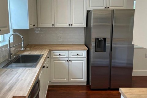 Villa ou maison à vendre à Miami, Floride: 3 chambres, 170.85 m2 № 1975543 - photo 11