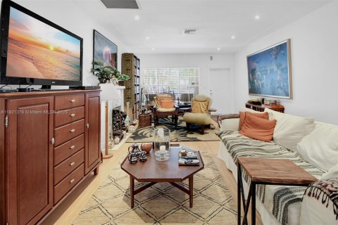 Villa ou maison à vendre à Miami, Floride: 3 chambres, 170.85 m2 № 1975543 - photo 6