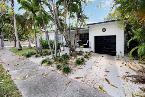 Villa ou maison à vendre à Miami, Floride: 3 chambres, 170.85 m2 № 1975543 - photo 2