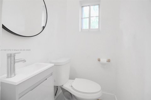 Villa ou maison à vendre à Miami, Floride: 3 chambres, 170.85 m2 № 1975543 - photo 18