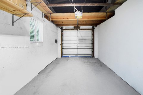 Villa ou maison à vendre à Miami, Floride: 3 chambres, 170.85 m2 № 1975543 - photo 19