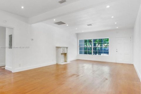 Villa ou maison à vendre à Miami, Floride: 3 chambres, 170.85 m2 № 1975543 - photo 5