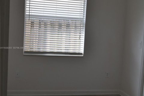 Купить виллу или дом в Хомстед, Флорида 4 спальни, 163.97м2, № 1996417 - фото 23