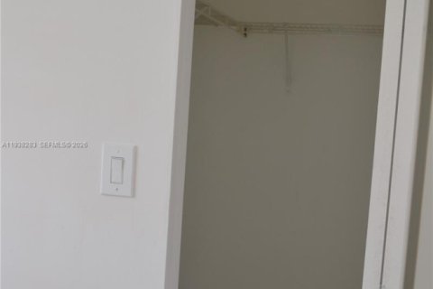 Купить виллу или дом в Хомстед, Флорида 4 спальни, 163.97м2, № 1996417 - фото 24