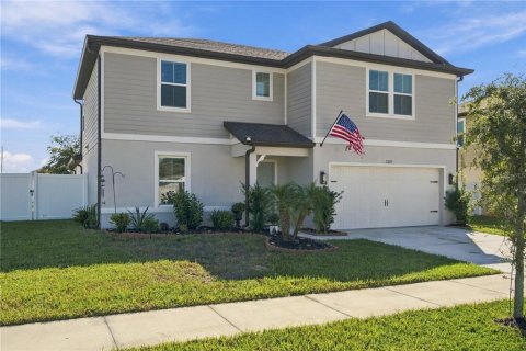 House in Winter Haven, Florida 4 bedrooms, 274.99 sq.m. № 2416547 - photo 6