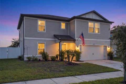 House in Winter Haven, Florida 4 bedrooms, 274.99 sq.m. № 2416547 - photo 5