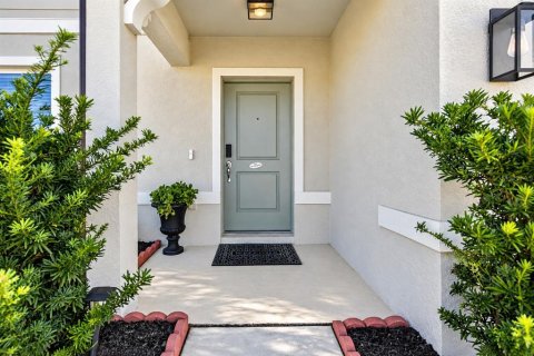 House in Winter Haven, Florida 4 bedrooms, 274.99 sq.m. № 2416547 - photo 7