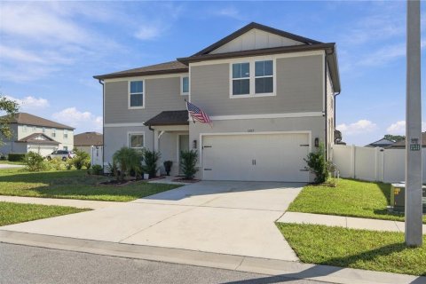 House in Winter Haven, Florida 4 bedrooms, 274.99 sq.m. № 2416547 - photo 4