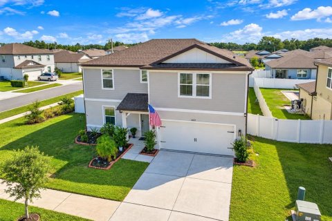 House in Winter Haven, Florida 4 bedrooms, 274.99 sq.m. № 2416547