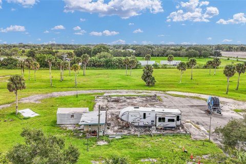 Commercial property in St. Lucie, Florida № 2082034 - photo 18
