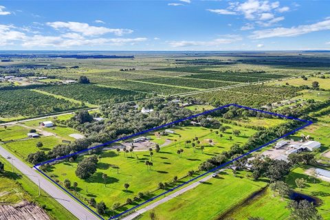 Commercial property in St. Lucie, Florida № 2082034 - photo 6
