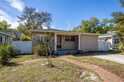 Villa ou maison à vendre à Tampa, Floride: 3 chambres, 104.05 m2 № 2114447 - photo 2