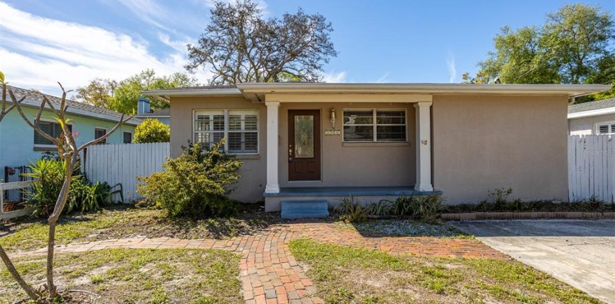 Villa ou maison à Tampa, Floride 3 chambres, 104.05 m2 № 2114447