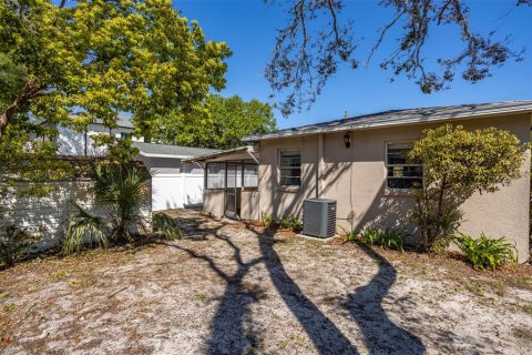 Villa ou maison à vendre à Tampa, Floride: 3 chambres, 104.05 m2 № 2114447 - photo 16