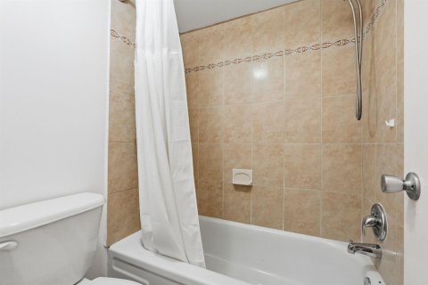 Condominio en alquiler en South Palm Beach, Florida, 1 dormitorio, 72.93 m2 № 2077823 - foto 19