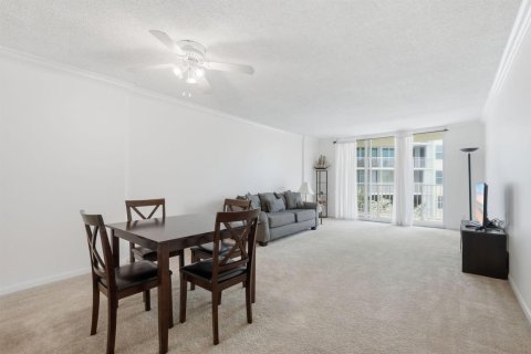 Condominio en alquiler en South Palm Beach, Florida, 1 dormitorio, 72.93 m2 № 2077823 - foto 2