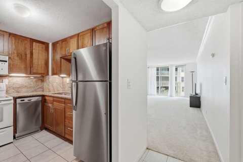 Condominio en alquiler en South Palm Beach, Florida, 1 dormitorio, 72.93 m2 № 2077823 - foto 9