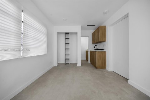 Villa ou maison à louer à Miami, Floride: 3 chambres, 100.8 m2 № 1893250 - photo 8