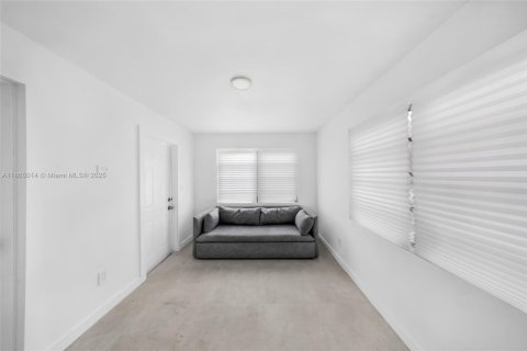 Villa ou maison à louer à Miami, Floride: 3 chambres, 100.8 m2 № 1893250 - photo 5