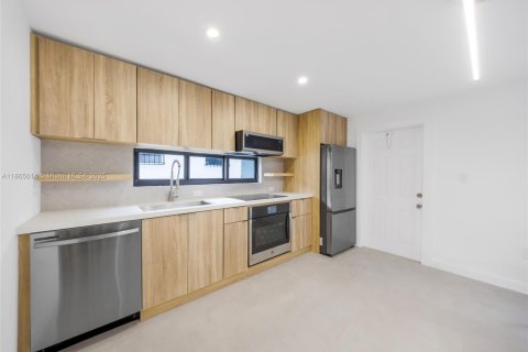 Villa ou maison à louer à Miami, Floride: 3 chambres, 100.8 m2 № 1893250 - photo 23