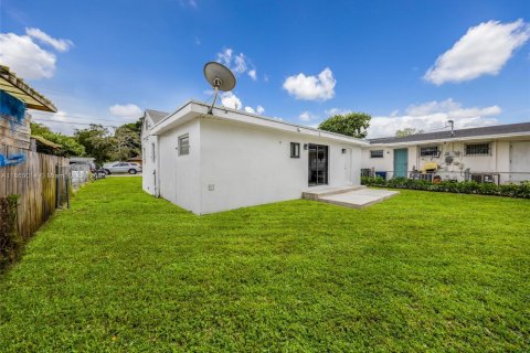 Villa ou maison à louer à Miami, Floride: 3 chambres, 100.8 m2 № 1893250 - photo 21