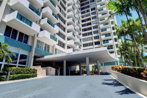 Condominio en venta en Miami Beach, Florida, 51.28 m2 № 1830920 - foto 11