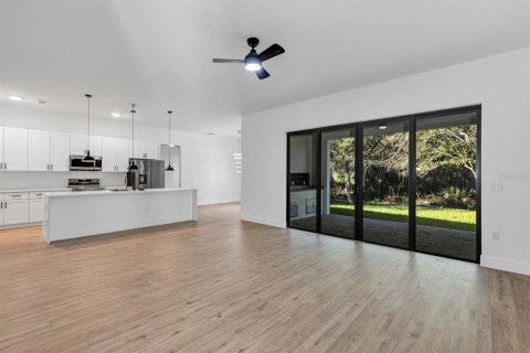 Villa ou maison à vendre à Port Charlotte, Floride: 4 chambres, 200.95 m2 № 2166990 - photo 12