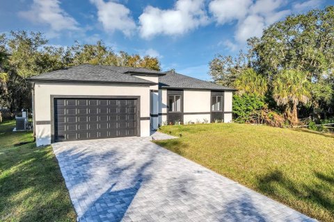 Villa ou maison à vendre à Port Charlotte, Floride: 4 chambres, 200.95 m2 № 2166990 - photo 4