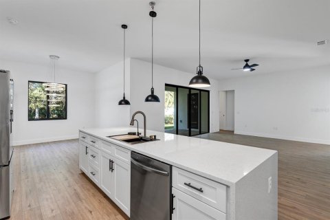 Villa ou maison à vendre à Port Charlotte, Floride: 4 chambres, 200.95 m2 № 2166990 - photo 16