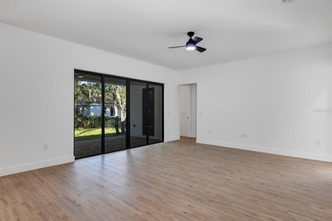 Villa ou maison à vendre à Port Charlotte, Floride: 4 chambres, 200.95 m2 № 2166990 - photo 9