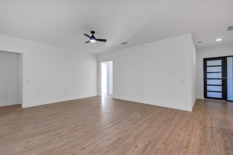 Villa ou maison à vendre à Port Charlotte, Floride: 4 chambres, 200.95 m2 № 2166990 - photo 10