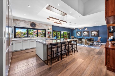 Villa ou maison à vendre à North Miami Beach, Floride: 5 chambres, 315.68 m2 № 1969043 - photo 5