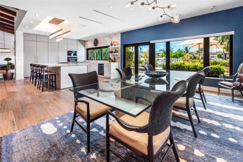 Villa ou maison à vendre à North Miami Beach, Floride: 5 chambres, 315.68 m2 № 1969043 - photo 16