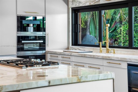 Villa ou maison à vendre à North Miami Beach, Floride: 5 chambres, 315.68 m2 № 1969043 - photo 10