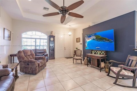Villa ou maison à vendre à St. Lucie, Floride: 3 chambres, 168.8 m2 № 1885880 - photo 8