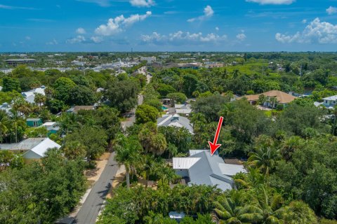 House in Stuart, Florida 3 bedrooms, 189.06 sq.m. № 2177606 - photo 16