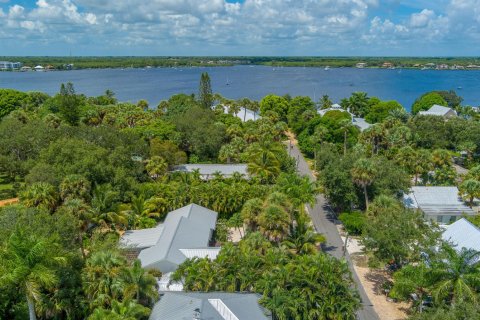 House in Stuart, Florida 3 bedrooms, 189.06 sq.m. № 2177606 - photo 12