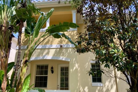 Townhouse in Orlando, Florida 3 bedrooms, 170.01 sq.m. № 1723678 - photo 1