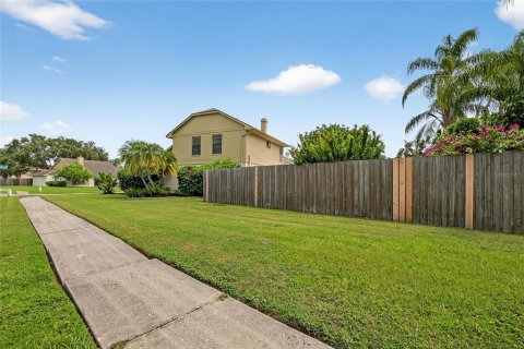 House in Brandon, Florida 4 bedrooms, 201.41 sq.m. № 1845182 - photo 3