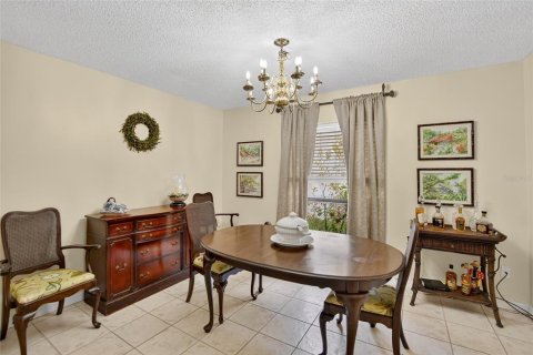 House in Brandon, Florida 4 bedrooms, 201.41 sq.m. № 1845182 - photo 13