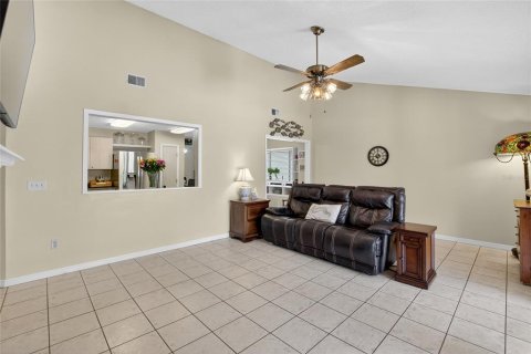 House in Brandon, Florida 4 bedrooms, 201.41 sq.m. № 1845182 - photo 20