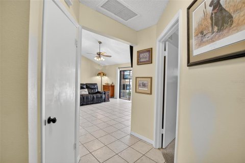 House in Brandon, Florida 4 bedrooms, 201.41 sq.m. № 1845182 - photo 17