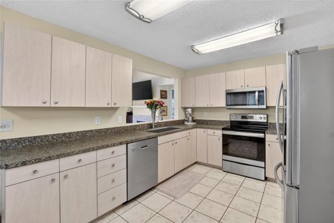 House in Brandon, Florida 4 bedrooms, 201.41 sq.m. № 1845182 - photo 25
