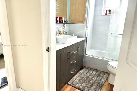 Купить виллу или дом в Холливуд, Флорида 3 спальни, 174.38м2, № 1845867 - фото 15