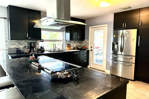 Casa en venta en Hollywood, Florida, 3 dormitorios, 174.38 m2 № 1845867 - foto 5