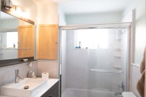 Купить виллу или дом в Холливуд, Флорида 3 спальни, 174.38м2, № 1845867 - фото 16